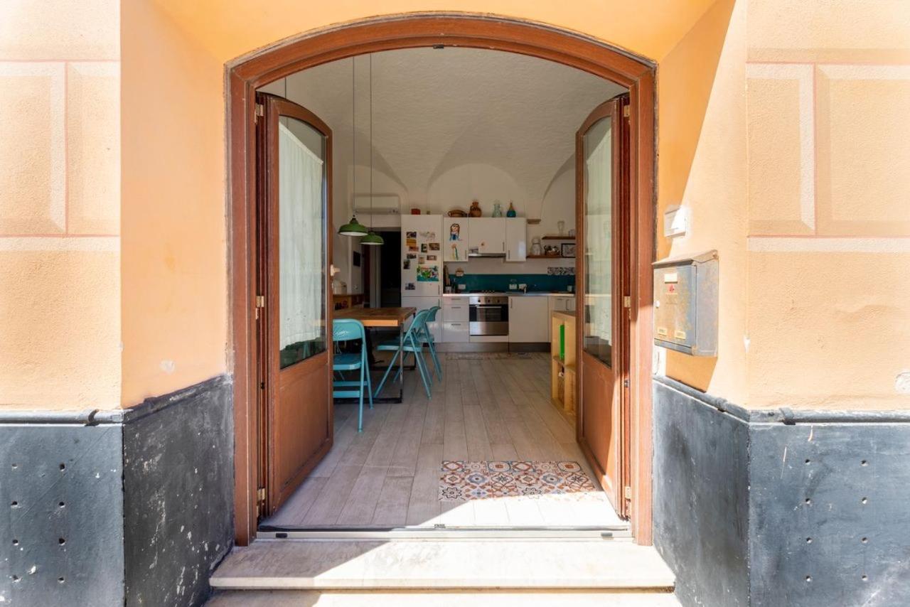 Casa Nel Borgo, 20 Metri Dal Mare Apartment Albisola Superiore Exterior photo