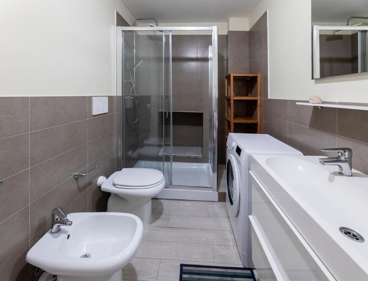 Casa Nel Borgo, 20 Metri Dal Mare Apartment Albisola Superiore Exterior photo