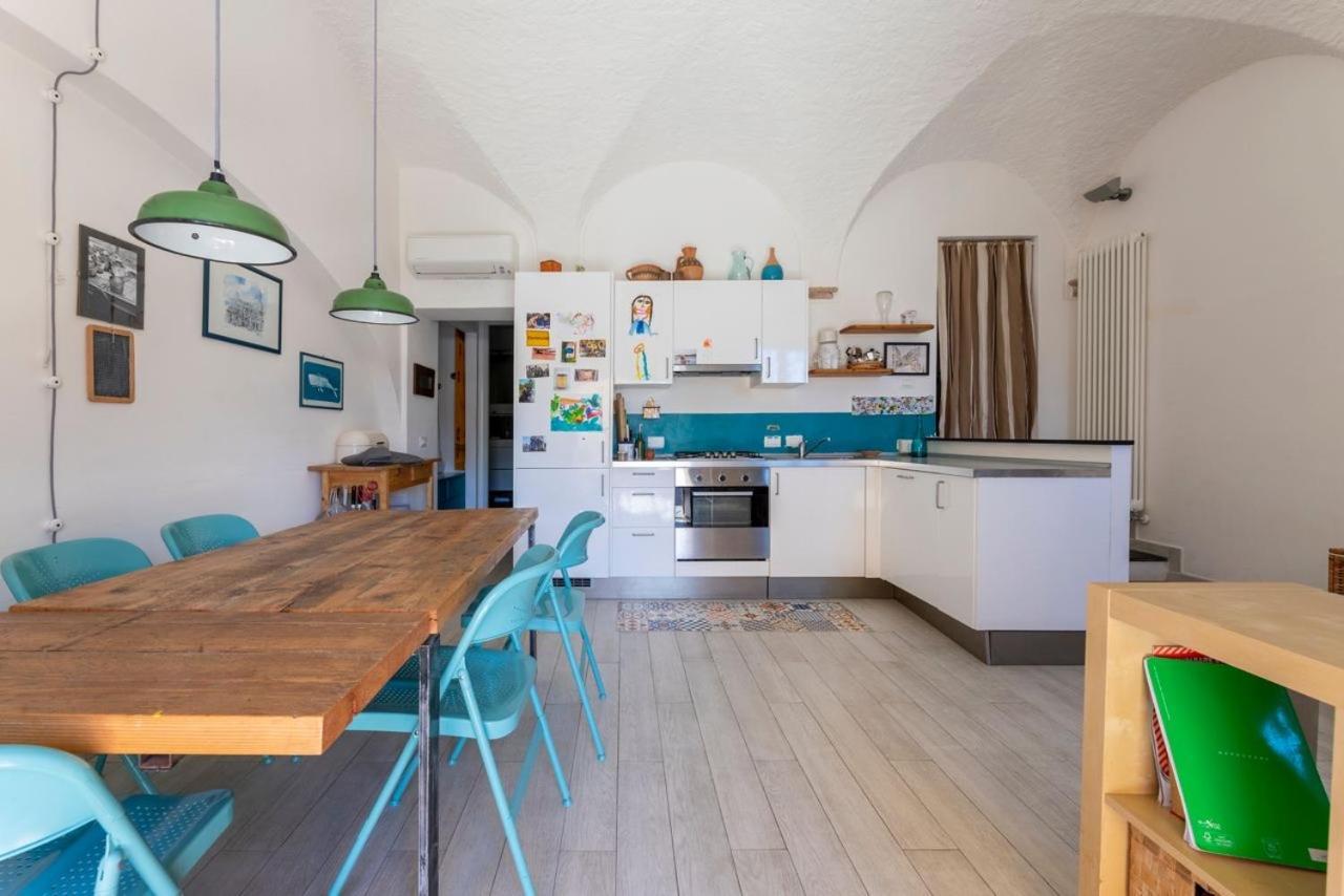 Casa Nel Borgo, 20 Metri Dal Mare Apartment Albisola Superiore Exterior photo