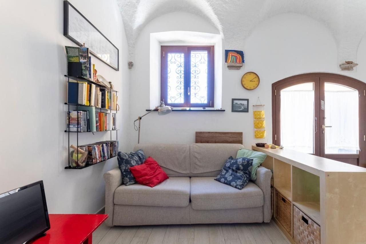Casa Nel Borgo, 20 Metri Dal Mare Apartment Albisola Superiore Exterior photo