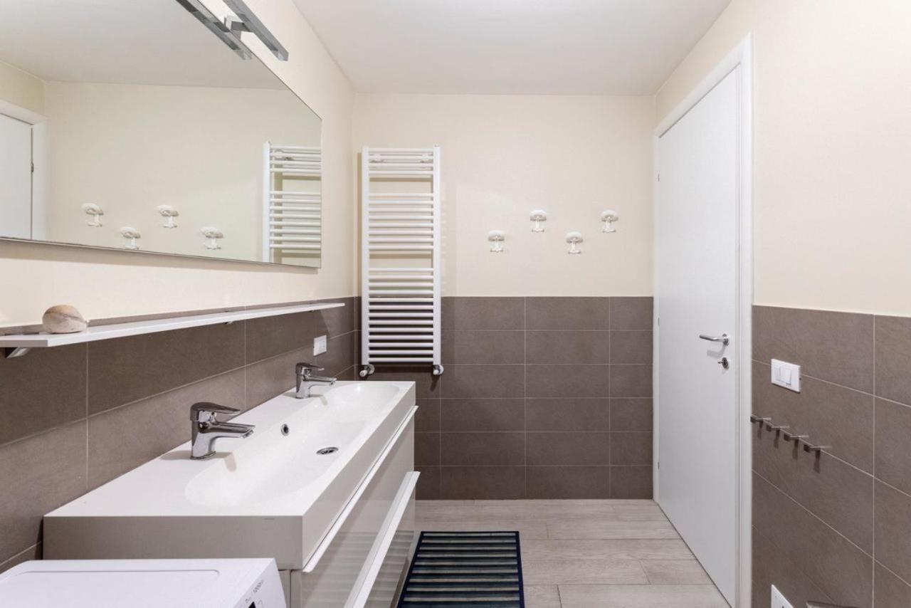 Casa Nel Borgo, 20 Metri Dal Mare Apartment Albisola Superiore Exterior photo