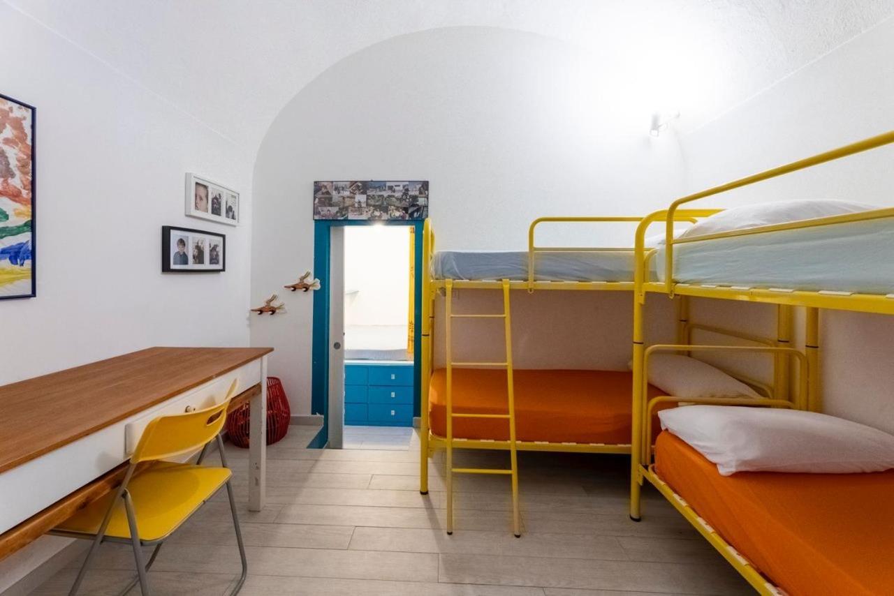 Casa Nel Borgo, 20 Metri Dal Mare Apartment Albisola Superiore Exterior photo