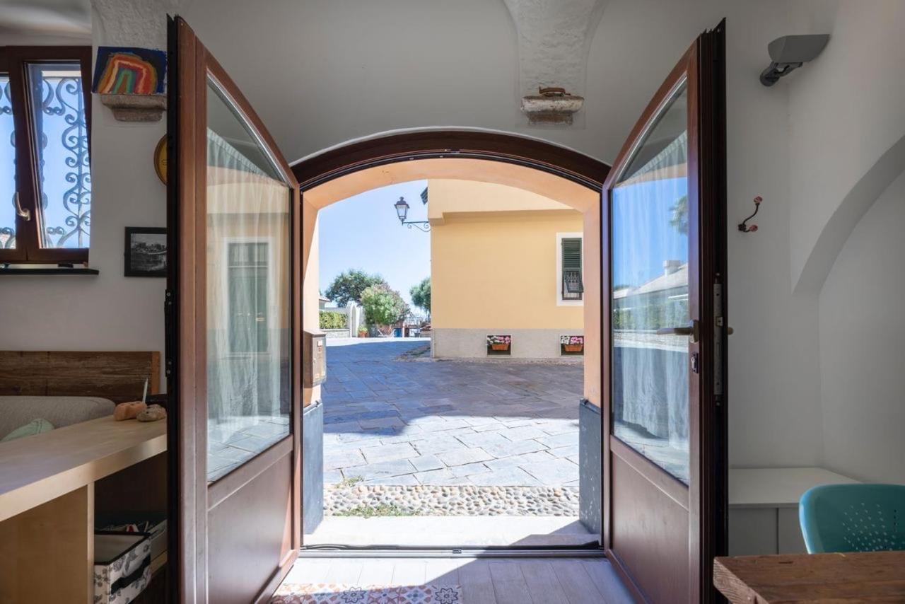 Casa Nel Borgo, 20 Metri Dal Mare Apartment Albisola Superiore Exterior photo