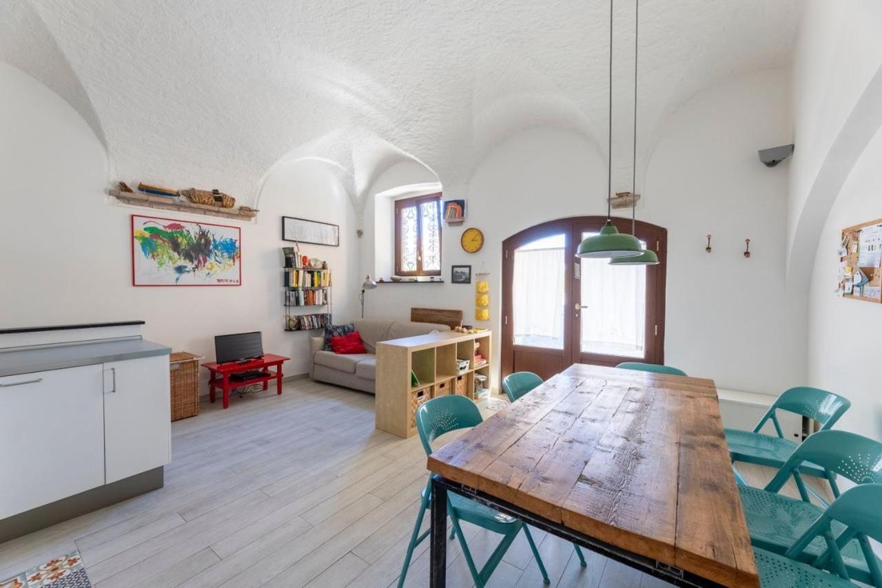 Casa Nel Borgo, 20 Metri Dal Mare Apartment Albisola Superiore Exterior photo